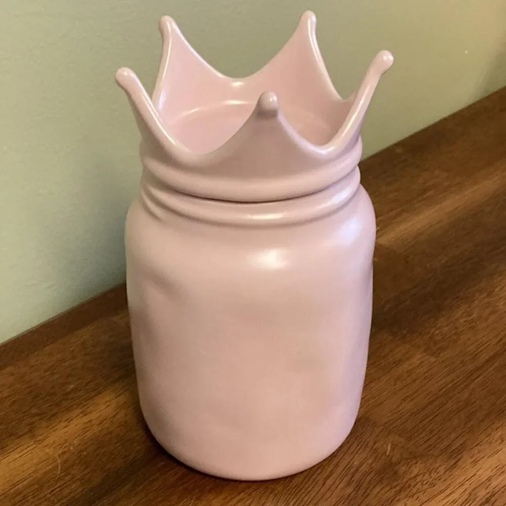 NEW! Rae Dunn QUEEN'S KITCHEN Pink Canister w/Crown TOPPER